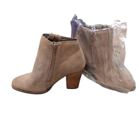 NEW Dolce Vita Beige Suede Ankle Boots with Tassel 7.5 - Picture 4 of 9